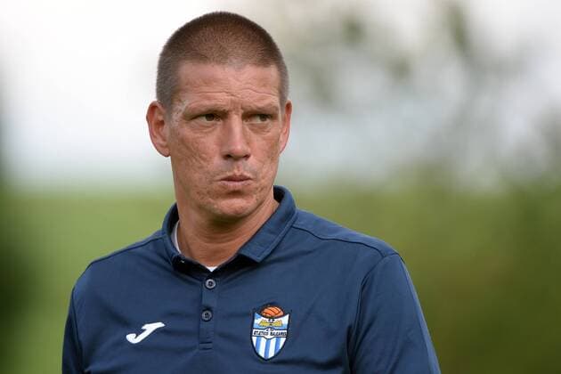 v.li.: Trainer Christian Ziege (Coach, Atletico Baleares) enttäuscht schauend, Enttäuschung, Frustration, disappointed, pessimistisch, Einzelbild, Aktion, Action Porträt, Portrait, Fussball, Testspiel, FC Bayern München II - Atletico Baleares, xslx