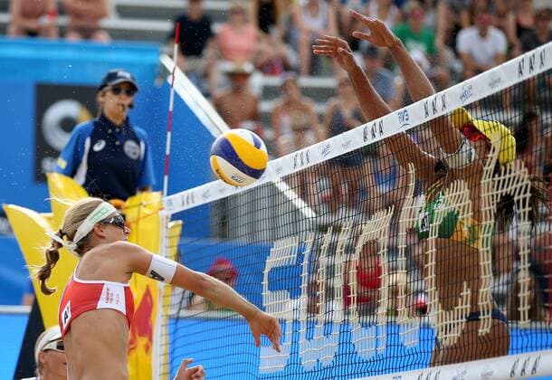 BEACHVOLLEYBALL - A1 Major Klagenfurt 2016 KLAGENFURT,AUSTRIA,28.JUL.16 - Beach volleyball Beachvolleyball - FIVB World Tour 2016, A1 Major Klagenfurt, women. Image shows Stefanie Schwaiger (AUT) and Juliana Felisberta Silva (BRA). GEPAxpictures xDanielxGoetzhaber