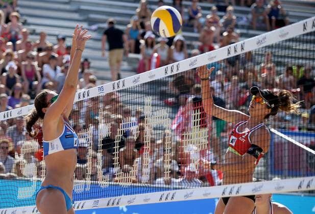 BEACHVOLLEYBALL - A1 Major Klagenfurt 2016 KLAGENFURT,AUSTRIA,28.JUL.16 - Beach volleyball Beachvolleyball - FIVB World Tour 2016, A1 Major Klagenfurt, women. Image shows Panagiota Karagkouni (GRE) and Lena Maria Plesiutschnig (AUT). GEPAxpictures xDanielxGoetzhaber