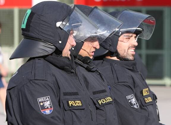 SOCCER - EL quali, A.Wien vs Trnava VIENNA,AUSTRIA,28.JUL.16 - SOCCER - UEFA Europa League, qualification, FK Austria Wien vs FC Spartak Trnava. Image shows policemen. GEPAxpictures xChristianxOrt