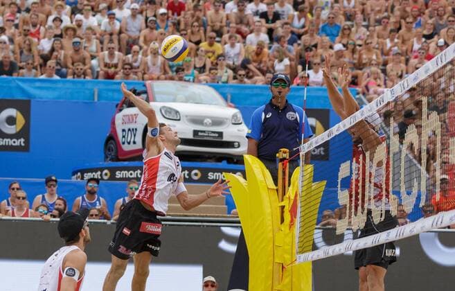 28.07.2016, Strandbad, Klagenfurt, AUT, FIVB World Tour, Beachvolleyball Major Series, Klagenfurt, Herren, im Bild Alexander Huber (1, AUT), Robin Seidl (2, AUT), Michal Kadziola (1, POL) during the FIVB World Tour Major Series Tournament at the Strandbad in Klagenfurt, Austria on 2016 07 28. Klagenfurt EP_ste