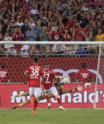 July 27, 2016 - Chicao, Illinois, U.S - Bayern Munich Midfielder FRANCK RIBERY (7) scores a goal during the second of of the game at Soldier Field. SOCCER 2016: Penalties were needed to break a 3-3 draw between Bayern Munich and AC Milan Wednesday July 27, 2016 at Soldier Field in Chicago, Illinois. AC Milan won the shootout 5-3. - ZUMAl136