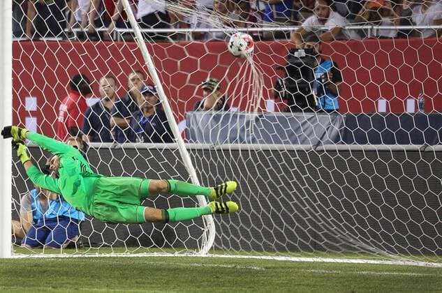 July 27, 2016 - Chicao, Illinois, U.S - Bayern Munich Goalkeeper ERDAL OZTURK (24) missed the penalty shot which led to AC Milan winning the game 5-3 at Soldier Field. SOCCER 2016: Penalties were needed to break a 3-3 draw between Bayern Munich and AC Milan Wednesday July 27, 2016 at Soldier Field in Chicago, Illinois. AC Milan won the shootout 5-3. - ZUMAl136