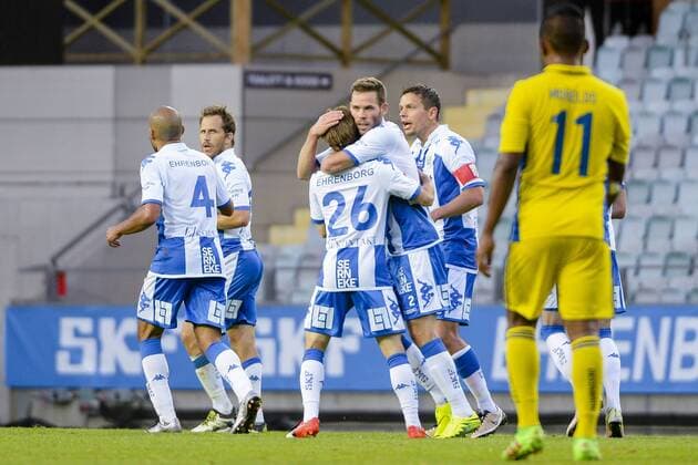 Bilder des Tages - Sport Fußball, EL Quali, IFK Göteborg - HJK Helsinki 160728 IFK Göteborgs spelare jublar efter kvittering 1-1 av Emil Salomonsson under fotbollsmatchen i kvalet till Europa League mellan IFK Göteborg och HJK Helsingfors den 28 juli 2016 i Göteborg.  Copyright: MATHIASxBERGELD BB160728BB169