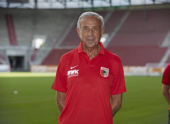 Zdenek Vidrman (Zeugwart FC Augsburg) FC Augsburg, Porträttermin 2016 2017,