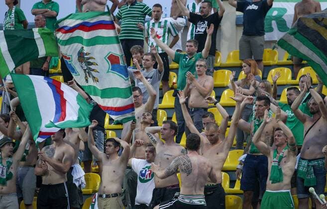 SOCCER - EL quali, Zhodino vs Rapid ZHODZINA,BELARUS,28.JUL.16 - SOCCER - UEFA Europa League, qualification, FC Torpedo Zhodino vs SK Rapid Wien. Image shows fans of Rapid. Keywords: Wien Energie. GEPAxpictures xMarioxKneisl