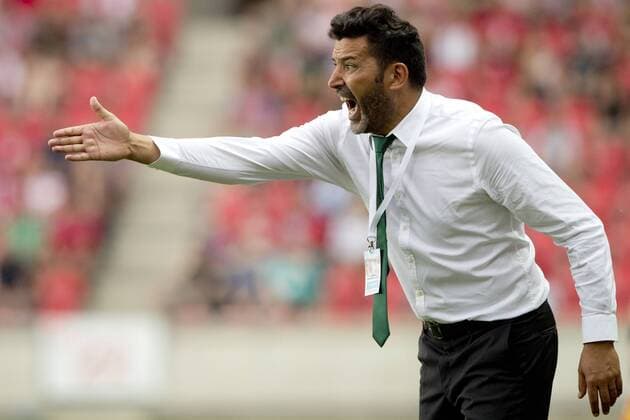 Coach from Rio Nuno Capucho in action during the Football Europa League 3rd qualifying round match SK Slavia Praha vs Rio Ave, in Prague, Czech Republic, July 28, 2016. (CTKxPhoto MichalxKamaryt) CTKPhotoP201607281028101  kmt 14