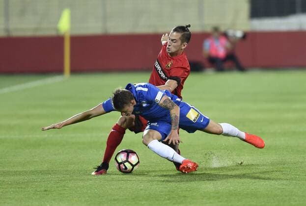 From front: Jan Sykora from Liberec and Christoph Knasmullner from Modling in action during the Football Europa League 3rd qualifying round match , Admira Modling vs Slovan Liberec, in Maria Enzersdorf, Austria, July 28, 2016. (CTKxPhoto VaclavxSalek) CTKPhotoP201607281032701  SAL