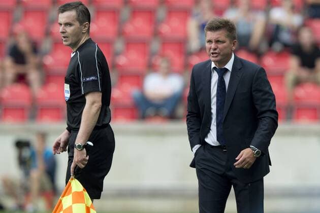 Coach from Slavia Dusan Uhrin (right) in action during the Football Europa League 3rd qualifying round match SK Slavia Praha vs Rio Ave, in Prague, Czech Republic, July 28, 2016. (CTKxPhoto MichalxKamaryt) CTKPhotoP201607281033401  kmt 15 K