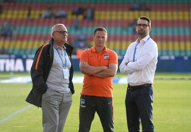 Fussball, Herren, Saison 2016 17, Europa League, 3. Qualifikationsrunde (Hinspiel), Hertha BSC - Bröndby IF Kopenhagen im Jahn-Sportpark, v. l. Präsident Werner Gegenbauer (Hertha BSC), Trainer Pal Dardai (Hertha BSC), Manager Michael Preetz (Hertha BSC) vor dem Spiel, 28.07. 2016,