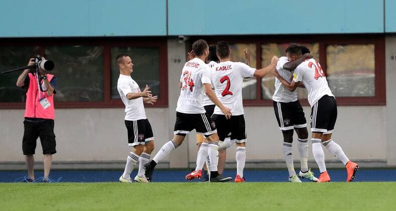 SOCCER - EL quali, A.Wien vs Trnava VIENNA,AUSTRIA,28.JUL.16 - SOCCER - UEFA Europa League, qualification, FK Austria Wien vs FC Spartak Trnava. Image shows the rejoicing of Robert Tambe (Trnava) and his team. GEPAxpictures xWalterxLuger