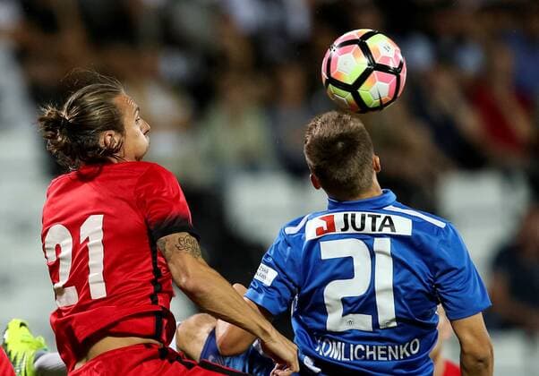 SOCCER - EL quali, Admira vs Liberec MARIA ENZERSDORF,AUSTRIA,28.JUL.16 - SOCCER - UEFA Europa League, qualification, FC Admira Wacker Moedling vs FC Slovan Liberec. Image shows Markus Wostry (Admira) and Nikolai Komlichenko (Liberec). GEPAxpictures xPatrickxLeuk