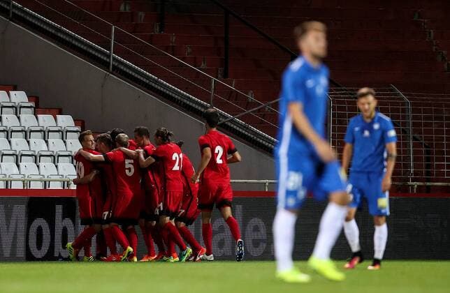 SOCCER - EL quali, Admira vs Liberec MARIA ENZERSDORF,AUSTRIA,28.JUL.16 - SOCCER - UEFA Europa League, qualification, FC Admira Wacker Moedling vs FC Slovan Liberec. Image shows the rejoicing of Admira. GEPAxpictures xPatrickxLeuk