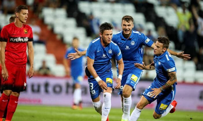 SOCCER - EL quali, Admira vs Liberec MARIA ENZERSDORF,AUSTRIA,28.JUL.16 - SOCCER - UEFA Europa League, qualification, FC Admira Wacker Moedling vs FC Slovan Liberec. Image shows the rejoicing of Liberec with Egon Vuch (Liberec). GEPAxpictures xPatrickxLeuk