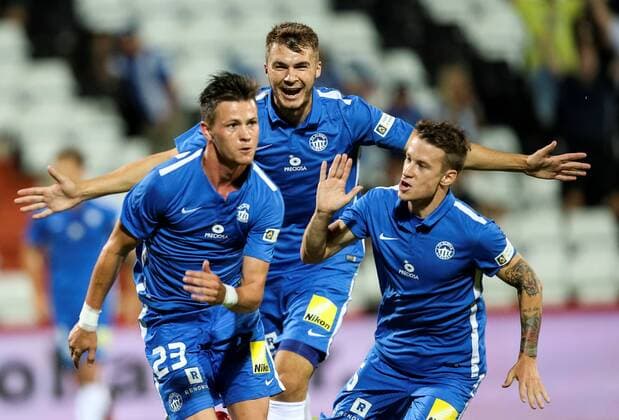 SOCCER - EL quali, Admira vs Liberec MARIA ENZERSDORF,AUSTRIA,28.JUL.16 - SOCCER - UEFA Europa League, qualification, FC Admira Wacker Moedling vs FC Slovan Liberec. Image shows the rejoicing of Liberec with Egon Vuch (Liberec). GEPAxpictures xPatrickxLeuk