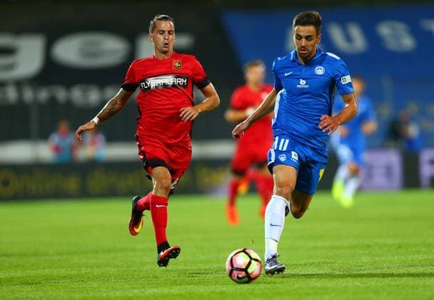 SOCCER - EL quali, Admira vs Liberec MARIA ENZERSDORF,AUSTRIA,28.JUL.16 - SOCCER - UEFA Europa League, qualification, FC Admira Wacker Moedling vs FC Slovan Liberec. Image shows Christoph Knasmuellner (Admira) and David Hovorka (Liberec). GEPAxpictures xCh.xKelemen
