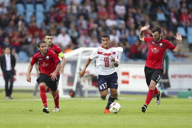 Fußball, EL Quali, OSC Lille - FK Qäbälä ricardinho (Qabala FK) Nika Kvekveskiri (Qabala FK) vs Rony Lopes (Lille) Fussball Europa League Quali : OSC Lille vs FC Qabala - - 28 07 2016 GwendolineLeGoff Panoramic 