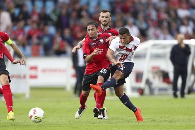Fußball, EL Quali, OSC Lille - FK Qäbälä ricardinho (Qabala FK) vs Rony Lopes (Lille) Fussball Europa League Quali : OSC Lille vs FC Qabala - - 28 07 2016 GwendolineLeGoff Panoramic 