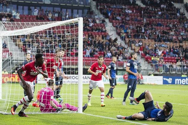 Derrick Luckassen of AZ Alkmaar celebrate his goal during the UEFA Europa League third round first leg qualifying match between AZ Alkmaar and Giannina on July 28, 2016 at the AFAS stadium in Alkmaar, The Netherlands. AZ Alkmaar v Giannina UEFA Europa League third round 2016 2017 xVIxGerritxvanxKeulenxIVx 5906180