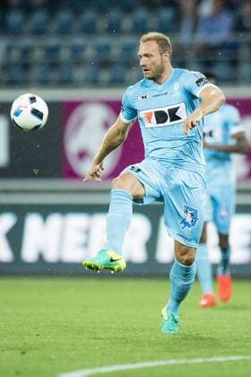 Gent s Laurent Depoitre scores a goal during the first leg match of the third qualifying round between Belgian first league soccer team KAA Gent and Romania s FC Viitorul Constanta in the Europa League competition, on Thursday 28 July 2016, in Gent. JASPERxJACOBS  x04899955x