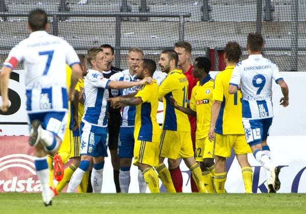 Fußball, EL Quali, IFK Göteborg - HJK Helsinki Göteborg Sweden 2016-07-28 UEFA Europa League 2016 17 Europa League Soeren Rieks(SWE)Annan(FIN) KP0300003 