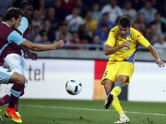 Domzale - West Ham 28.07.2016., Slovenia, Ljubljana - Third Qualifying Round of the Europena League, match Domzale - West Ham. Antonio Mance  SrdjanxZivulovic FAxBobo PIXSELL