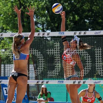 BEACHVOLLEYBALL - A1 Major Klagenfurt 2016 KLAGENFURT,AUSTRIA,29.JUL.16 - Beach volleyball Beachvolleyball - FIVB World Tour 2016, A1 Major Klagenfurt, women. Image shows Ekaterina Birlova (RUS) and Joana Heidrich (SUI). GEPAxpictures xMaticxKlansek