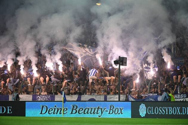 Die Hertha BSC_Fans zünden Pyrotechnik Hertha BSC Berlin - Bröndby IF Europa League, Qualifikation, 3. Runde, Fußball, Fussball, soccer, Herren, Männer, Maenner, Deutschland, Germany, Ergebnis Berlin, 28.7.2016, Friedrich-Ludwig-Jahn-Stadion