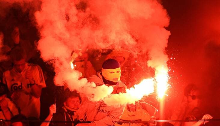 Die Broendby_Fans zünden Pyrotechnik Hertha BSC Berlin - Bröndby IF Europa League, Qualifikation, 3. Runde, Fußball, Fussball, soccer, Herren, Männer, Maenner, Deutschland, Germany, Ergebnis Berlin, 28.7.2016, Friedrich-Ludwig-Jahn-Stadion