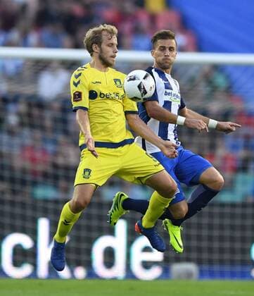 Teemu Pukki (Bröndby), links, rechts Peter Pekarik (Hertha BSC), Hertha BSC Berlin - Bröndby IF Europa League, Qualifikation, 3. Runde, Fußball, Fussball, soccer, Herren, Männer, Maenner, Deutschland, Germany, Ergebnis Berlin, 28.7.2016, Friedrich-Ludwig-Jahn-Stadion