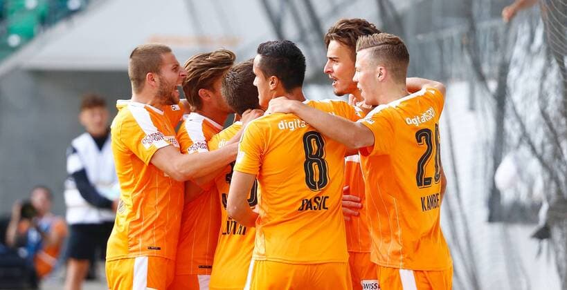 28.07.2016 Kybunpark St Gallen , SCHWEIZ , Saison 2016 2017 Herren Fussball Europa League Grasshopper Club Zürich - Apollon Limassol (CYP) Torjubel ua. mit Nemanja Antonov , Marko Basic , Florian Kamberi und Haris Tabakovic (Grasshopper) 