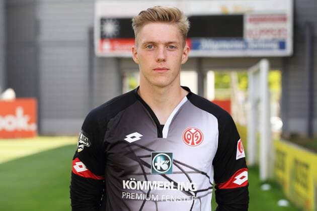 FLORIAN MUELLER FUSSBALL, GER, 3. LIGA, PORTRAETTERMIN 2016 2017, MAINZ 05 U23, MAINZ 05 II 