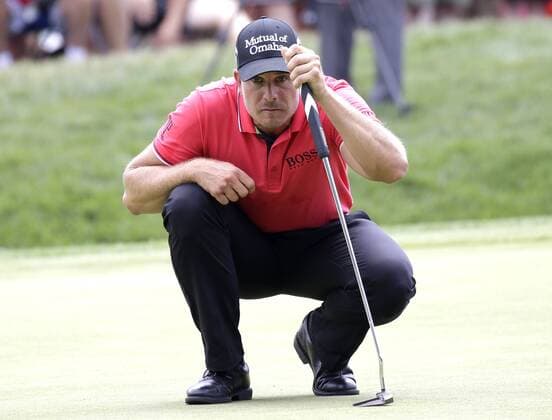 Henrik Stenson of Sweeden lines up a putt on the 7th hole in the second round at the PGA Golf Herren Championship at Baltusrol Golf Club in Springfield, New Jersey on July 29, 2016.  PGA20160729106 JOHNxANGELILLO