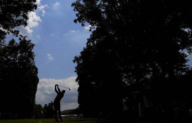 Jason Day of Australia hits his tee shot on the 5th hole in the second round at the PGA Golf Herren Championship at Baltusrol Golf Club in Springfield, New Jersey on July 29, 2016.  PGA20160729113 JOHNxANGELILLO