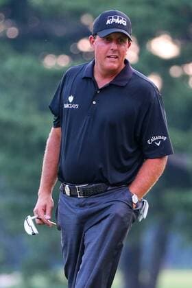29 JUL 2016: Phil Mickelson on the 18th Green during the second round of the 98th PGA Golf Herren Championship played at Baltusrol Golf Club in Springfield,NJ.(Photo by Rich Graessle Icon Sportswire) GOLF: JUL 29 PGA - PGA Championship - Second Round Icon07291619732016 EDITORIAL USE ONLY