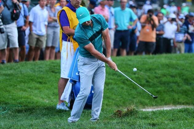 29 JUL 2016: Rory McIlroy hits behind the ball off the 18th Green during the second round of the 98th PGA Golf Herren Championship played at Baltusrol Golf Club in Springfield,NJ.(Photo by Rich Graessle Icon Sportswire) GOLF: JUL 29 PGA - PGA Championship - Second Round Icon07291619772016 EDITORIAL USE ONLY