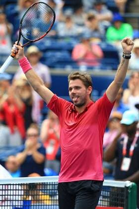 Bilder des Tages - SPORT (160729) -- TORONTO, July 29, 2016 -- Stan Wawrinka of Switzerland celebrates victory after the quarterfinal match of men s singles against Kevin Anderson of South Africa at the 2016 Rogers Cup in Toronto, Canada, July 29, 2016. Stan Wawrinka won 2-0. ) (xr) (SP)CANADA-TORONTO-TENNIS-ROGERS CUP-MEN S SINGLES ZouxZheng 