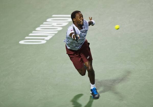 (160730) -- TORONTO, July 29, 2016 -- Gael Monfils of France returns the ball against Milos Raonic of Canada during their quarterfinal match of men s singles at the 2016 Rogers Cup in Toronto, Canada, July 29, 2016. Gael Monfils won 2-0. )(hcs) (SP)CANADA-TORONTO-TENNIS-ROGERS CUP-MEN S SINGLES ZouxZheng 