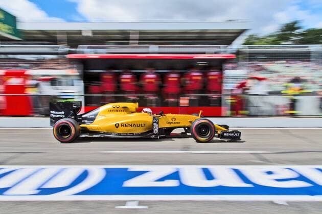 Kevin Magnussen (Renault F1 Team) faehrt durch die Boxengasse, Grosser Preis von Deutschland 2016, 3. freies Training, Motorsport, Formel 1, 30.07.2016, Copyright: Neisx Eibner-Pressefoto EP_ans