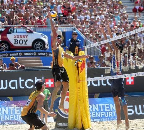 Beachvolleyball. Beach volleyball Beachvolleyball Major Series. Jonathan ERDMANN, Stefan WINDSCHEIF (GER), Oleg STOYANOVSKIY, (RUS). Klagenfurt, 30.7.2016.