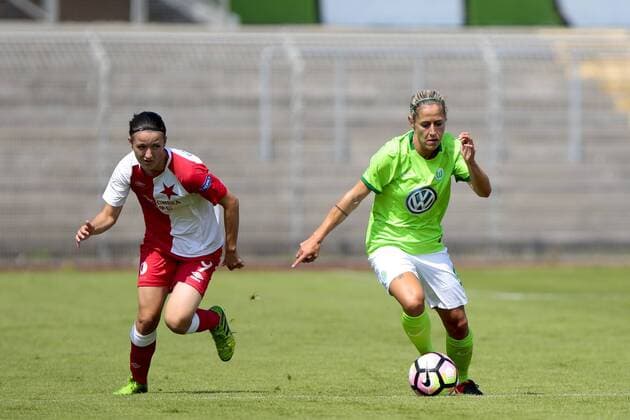 Fußball, Frauen, VfL Wolfsburg - SK Slavia Prag; Anna Blässe (Wolfsburg, 9) am Ball. xtgx