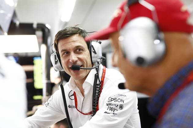 Bilder des Tages - SPORT Motorsports: FIA Formula One World Championship WM Weltmeisterschaft 2016, Grand Prix of Germany, Toto Wolff (AUT, Mercedes AMG Petronas Formula One Team), Niki Lauda (AUT, Mercedes AMG Petronas Formula One Team), xHOCHxZWEIx