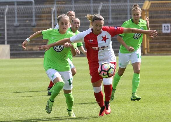 VfL-Frauen vs Prag Fußball, Frauen, Freundschaftsspiel, VfL Wolfsburg vs SK Slavia Prag, Stadion am Elsterweg, Bild zeigt: Ewa Pajor (VfL, 17) Wolfsburg