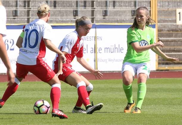 VfL-Frauen vs Prag Fußball, Frauen, Freundschaftsspiel, VfL Wolfsburg vs SK Slavia Prag, Stadion am Elsterweg, Bild zeigt: Michaelea Brandenburg (VfL, 23) Wolfsburg
