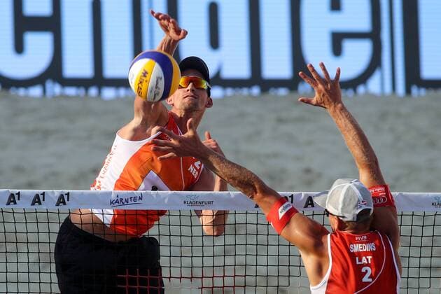 BEACHVOLLEYBALL - A1 Major Klagenfurt 2016 KLAGENFURT,AUSTRIA,30.JUL.16 - Beach volleyball Beachvolleyball - FIVB World Tour 2016, A1 Major Klagenfurt, men. Image shows Robert Meeuwsen (NED) and Janis Smedins (LAT). GEPAxpictures xMaticxKlansek