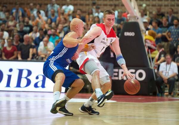 Basketball WÂ¸rzburg 30.07.2016 Länderspiel Testspiel Herren Männer Deutschland (GER) - Ukraine (UKR) Makai Mason(Deutschland, No.01) Klym Artamonov (Ukraine, No.08)