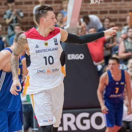30.07.2016, xomx, Basketball Testspiel, Deutschland - Ukraine emspor, v.l. Daniel Theis (Deutschland) Wuerzburg
