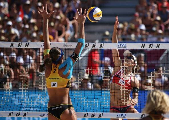 BEACHVOLLEYBALL - A1 Major Klagenfurt 2016 KLAGENFURT,AUSTRIA,30.JUL.16 - Beach volleyball Beachvolleyball - FIVB World Tour 2016, A1 Major Klagenfurt, women. mage shows Nadine Zumkehr (SUI) and Kira Walkenhorst (GER). GEPAxpictures xDanielxGoetzhaber