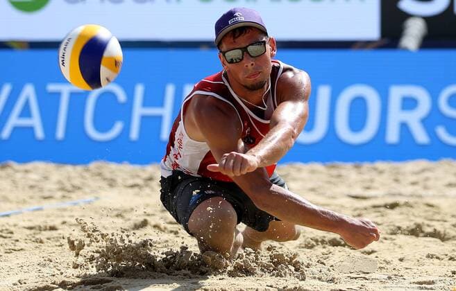 BEACHVOLLEYBALL - A1 Major Klagenfurt 2016 KLAGENFURT,AUSTRIA,31.JUL.16 - Beach volleyball Beachvolleyball - FIVB World Tour 2016, A1 Major Klagenfurt, men. Image shows Bartosz Losiak (POL). GEPAxpictures xDanielxGoetzhaber