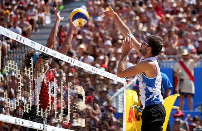 BEACHVOLLEYBALL - A1 Major Klagenfurt 2016 KLAGENFURT,AUSTRIA,31.JUL.16 - Beach volleyball Beachvolleyball - FIVB World Tour 2016, A1 Major Klagenfurt, men. Image shows Aleksandrs Samoilovs (LAT) and Ben Saxton (CAN). GEPAxpictures xDanielxGoetzhaber